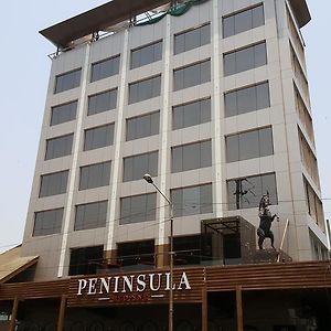 Peninsula Redpine-Airport